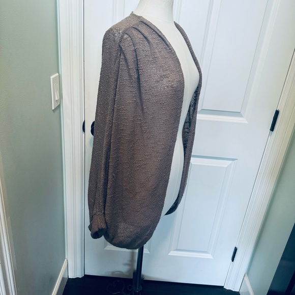 The Essential Travel Open Front knit knotted Cardigan - Picture 11 of 11